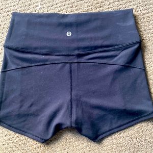 Lululemon booty shorts!